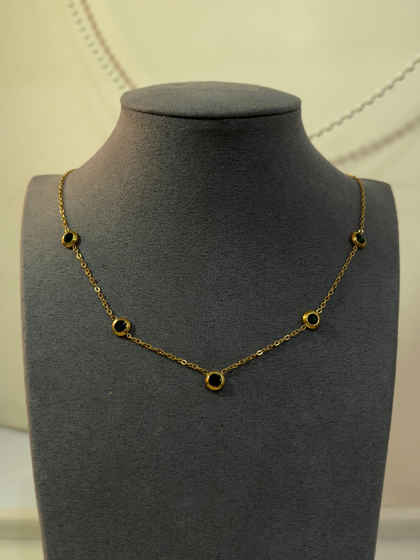 Glow dot necklace