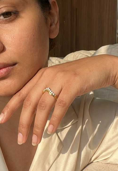 Tiara whisper ring