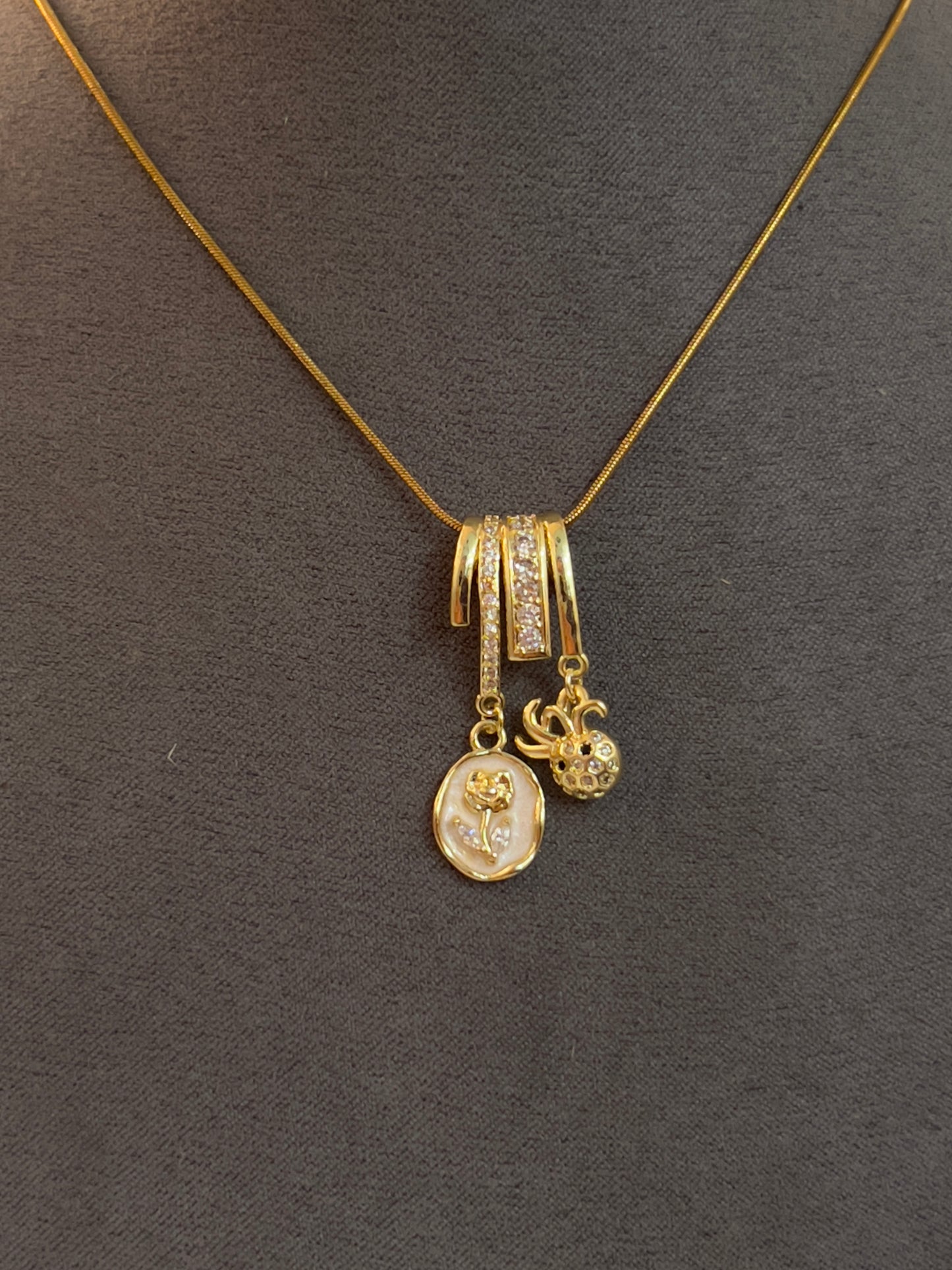 Tropic charm necklace