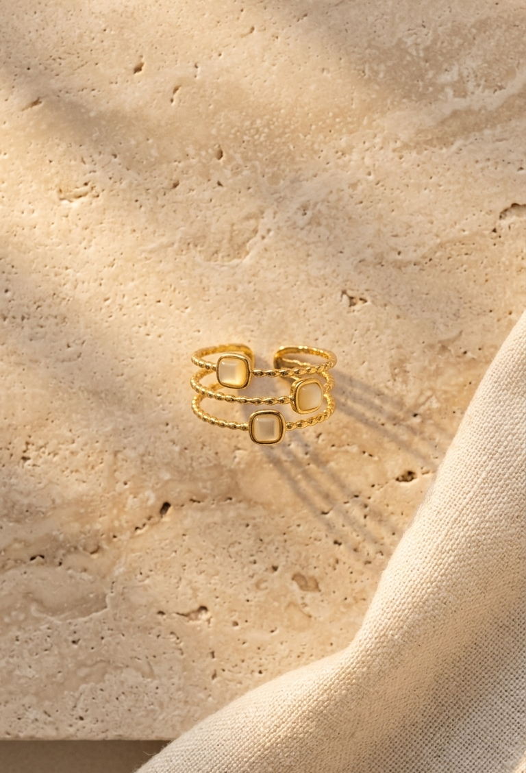 Luna pearl ring