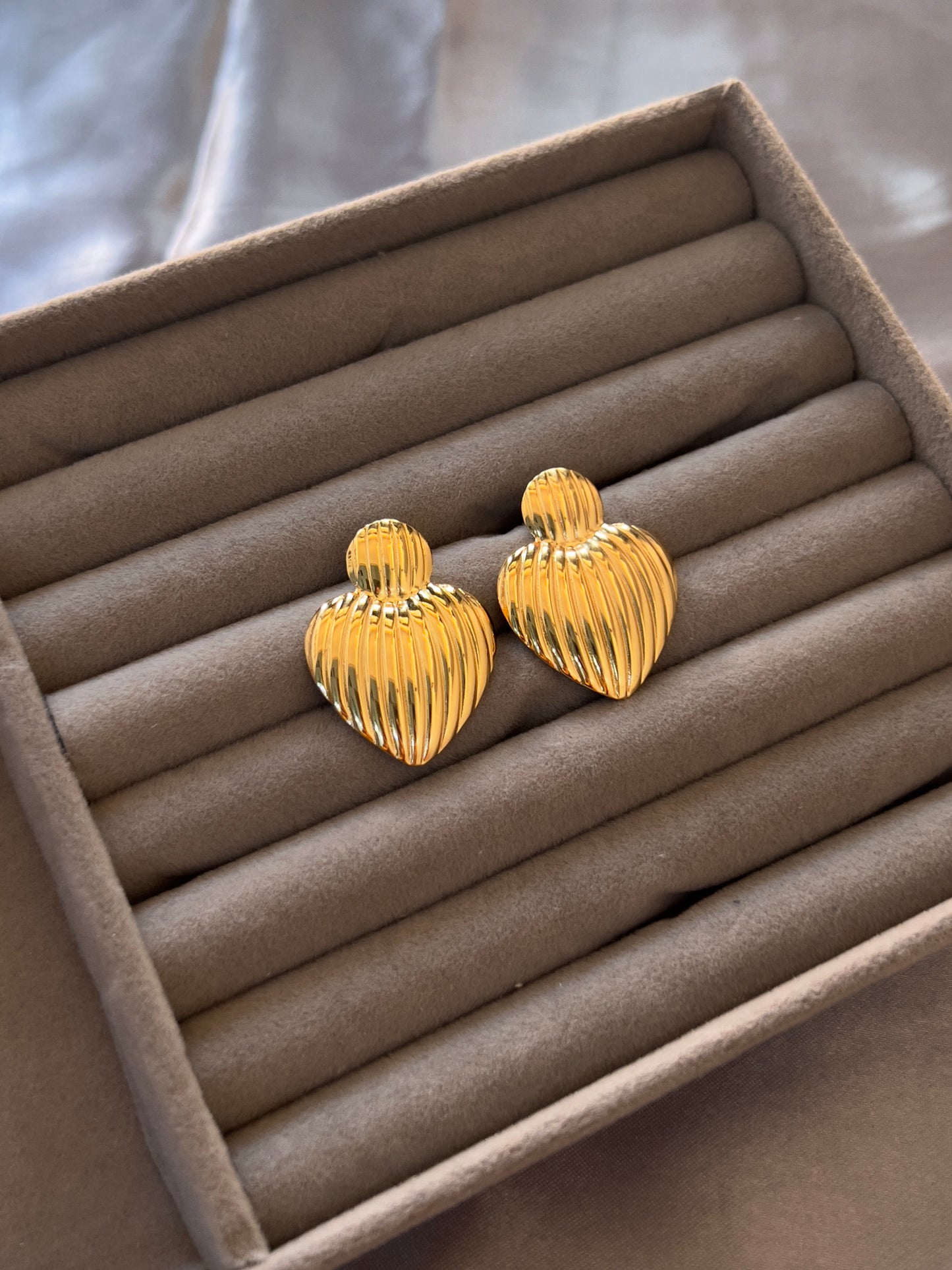 Amour earrings