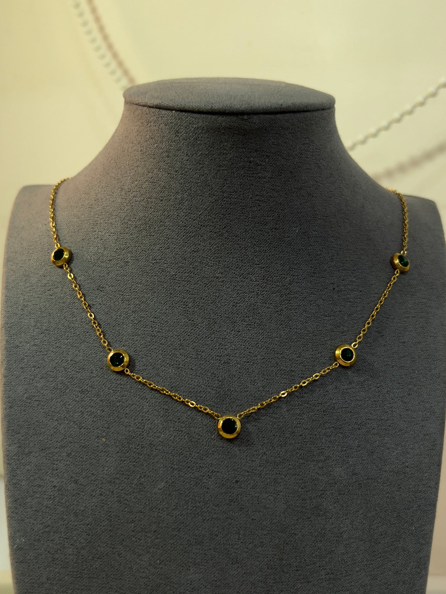 Glow dot necklace