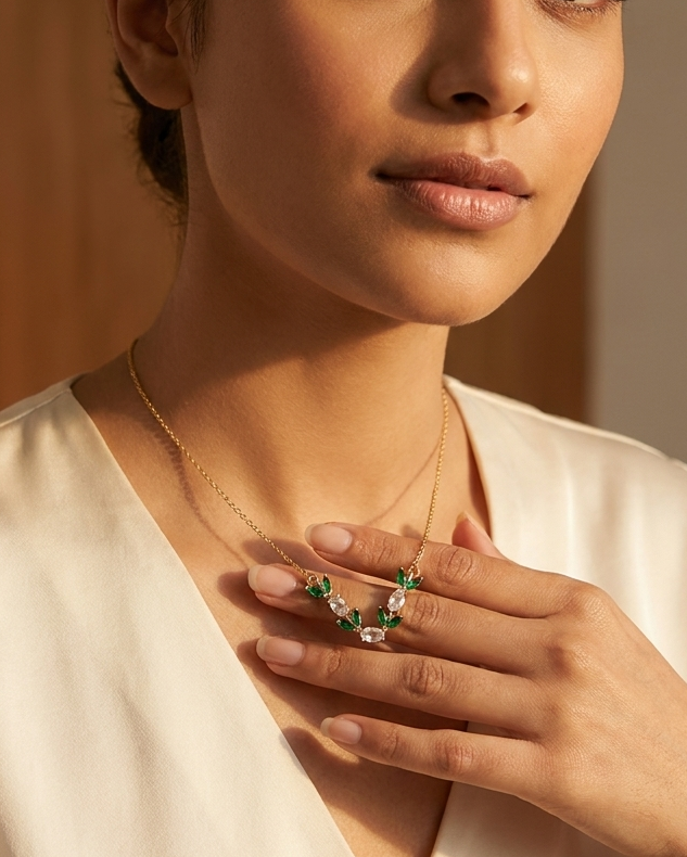 Green vine tulip necklace