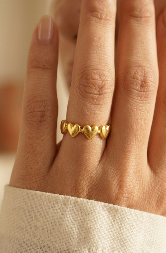 Adore ring