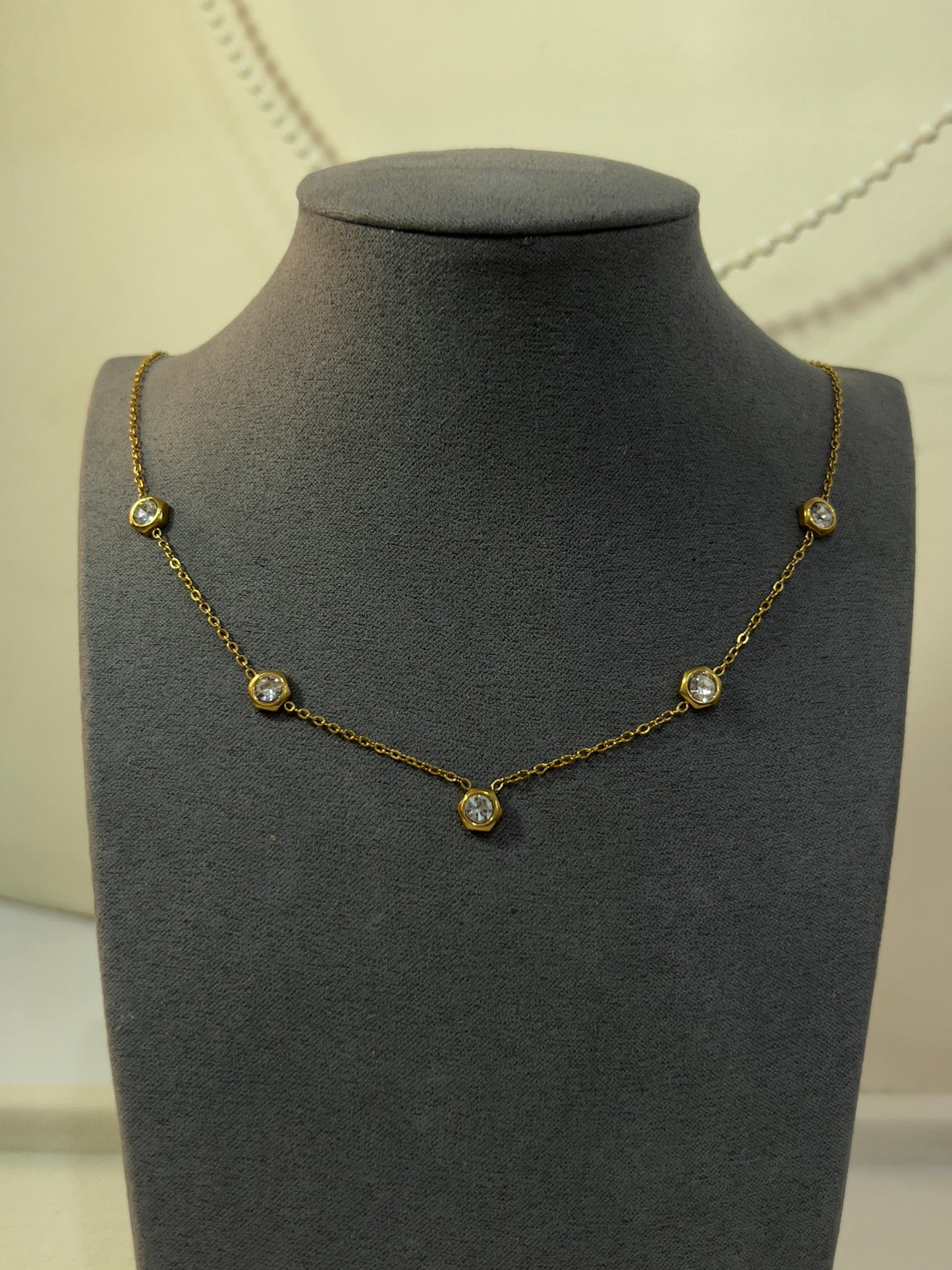 Glow dot necklace