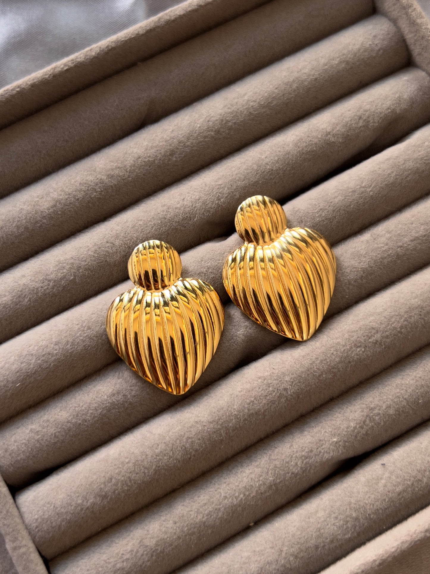 Amour earrings