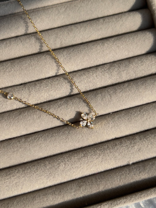 Dainty Flower Pendent