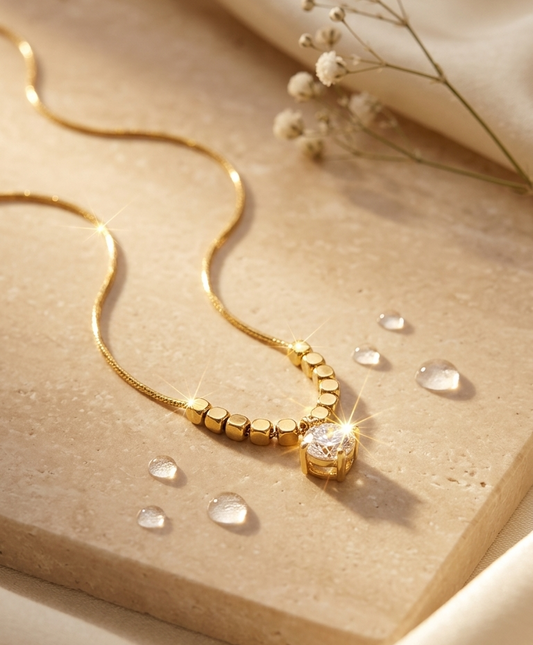 Dainty solitaire necklace