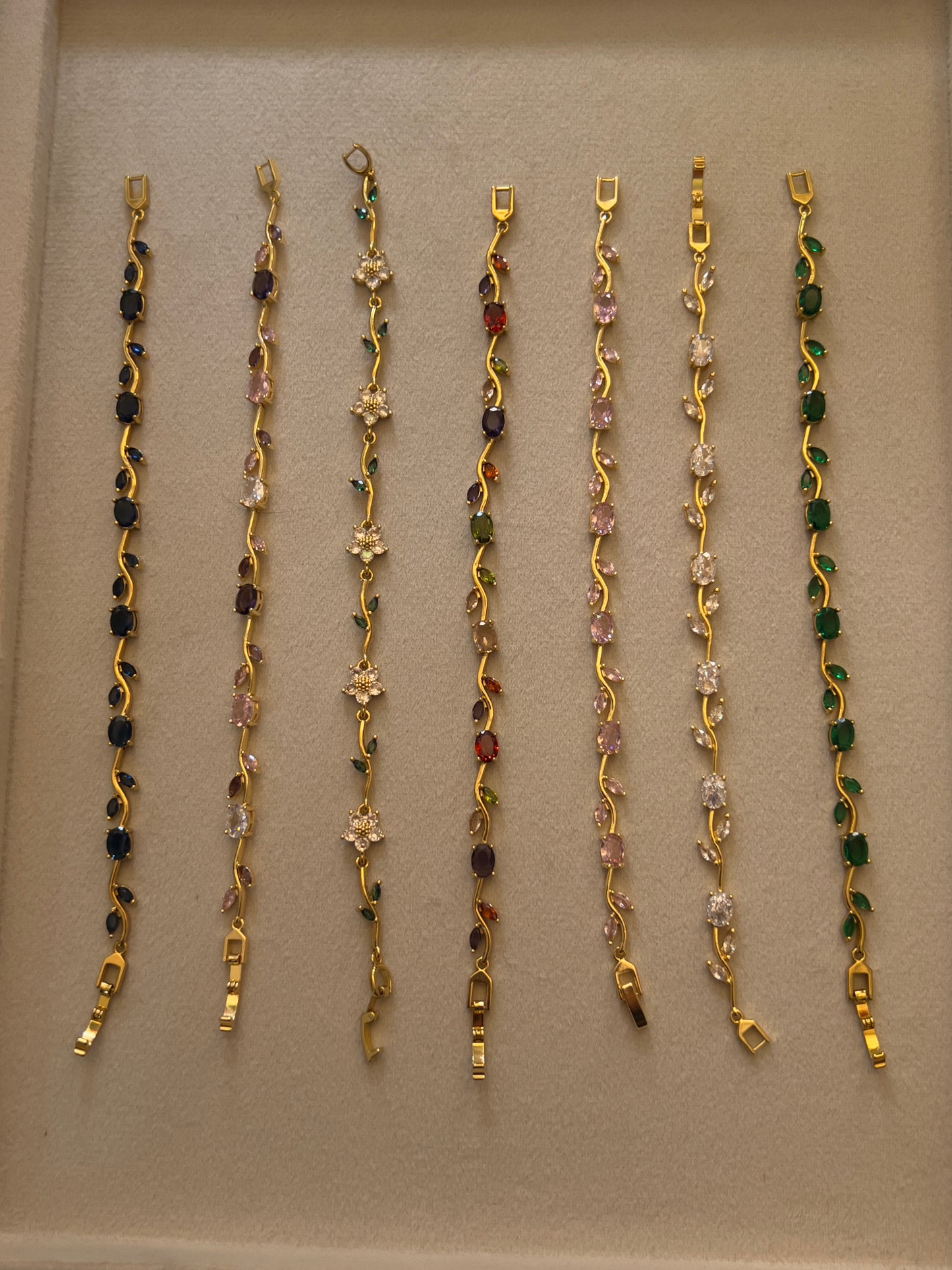 Tulip bracelet