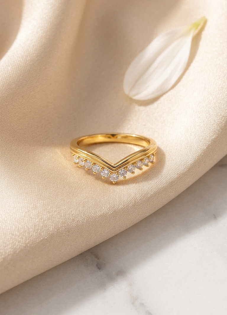Tiara whisper ring