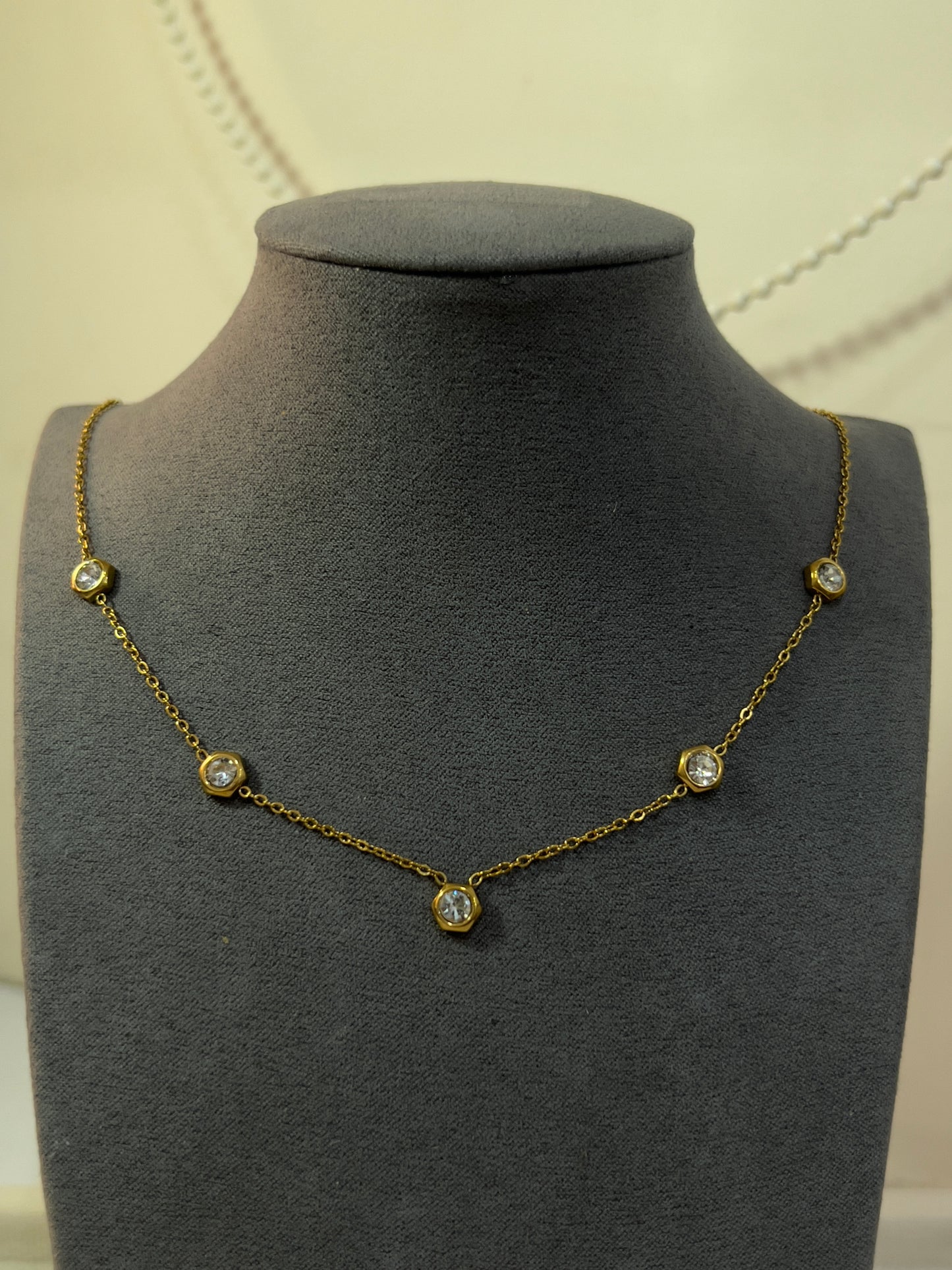 Glow dot necklace