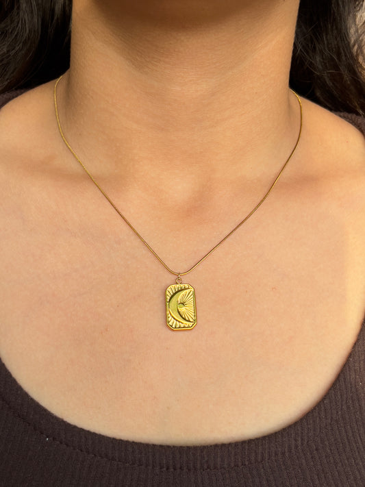 Mystic moon necklace