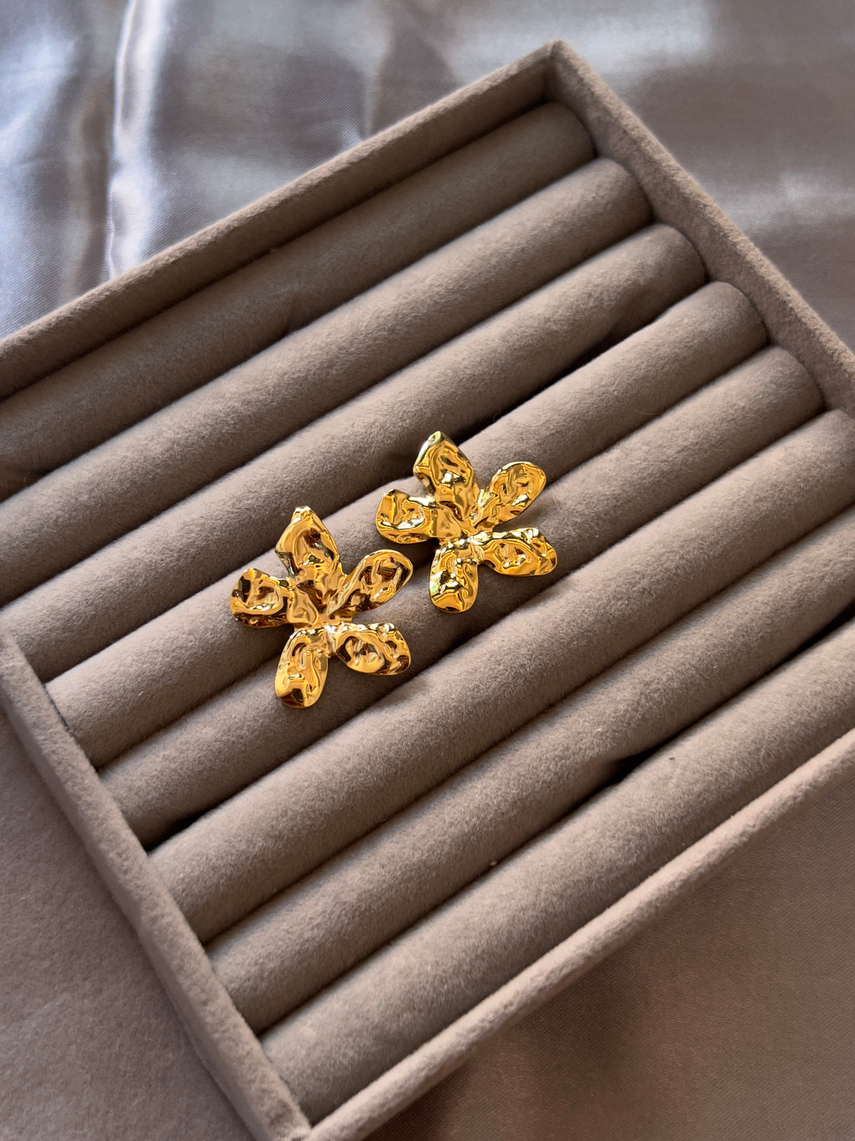 Bloom earrings