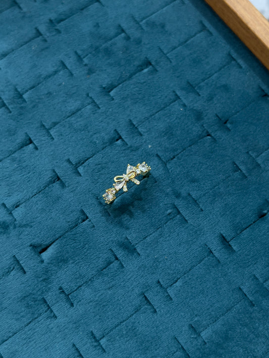 Dainty bow ring