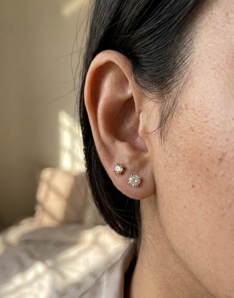 Gold square stud